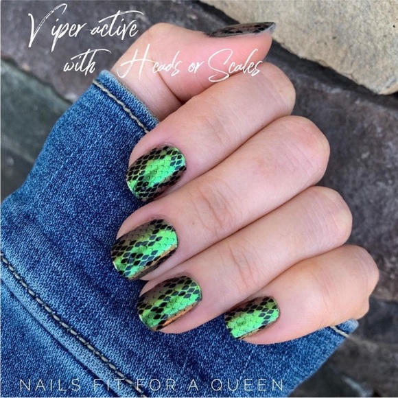 *Retired* Color Street: Viper-active | Green Metallic Duochrome Copper Fall - Picture 8 of 13